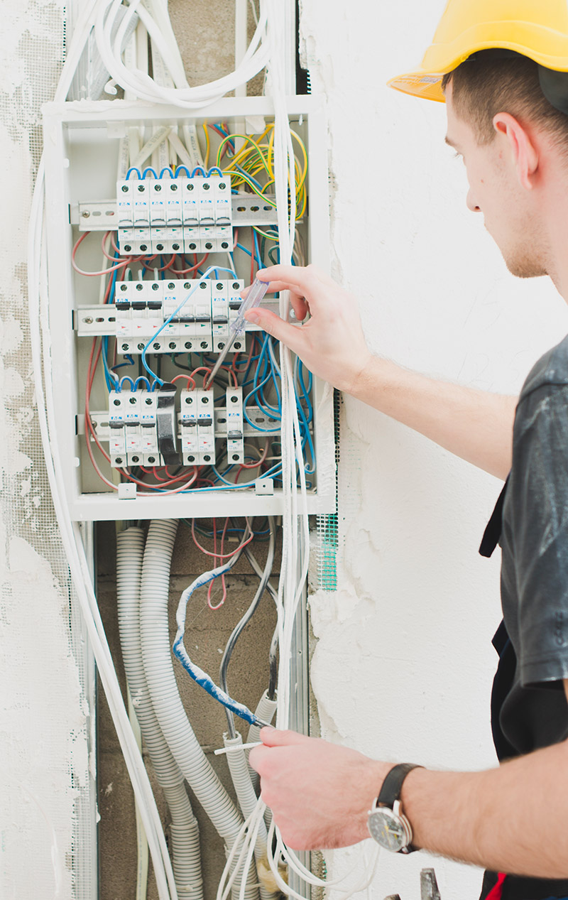 Villanyszerelő képzés